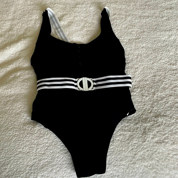 Seafolly swimsuit from Australia - Picture 1 of 4